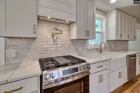 Kitchen - 900 M Ave, Cayce, SC 29033 photo 4 of 5