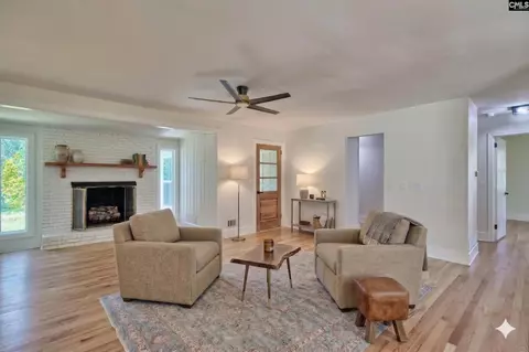 Living - 900 M Ave, Cayce, SC 29033 photo 2 of 3
