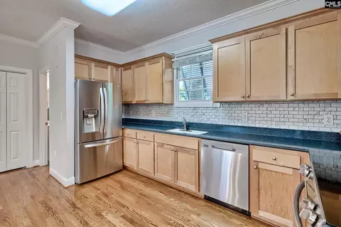 Kitchen - 117 Peninsula Ct, Prosperity, SC 29127 photo 2 of 3