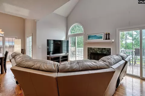 Living - 117 Peninsula Ct, Prosperity, SC 29127 photo 4 of 4