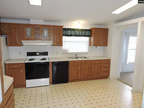Kitchen - 72 Sunshine Pt, Prosperity, SC 29127 photo 1 of 3