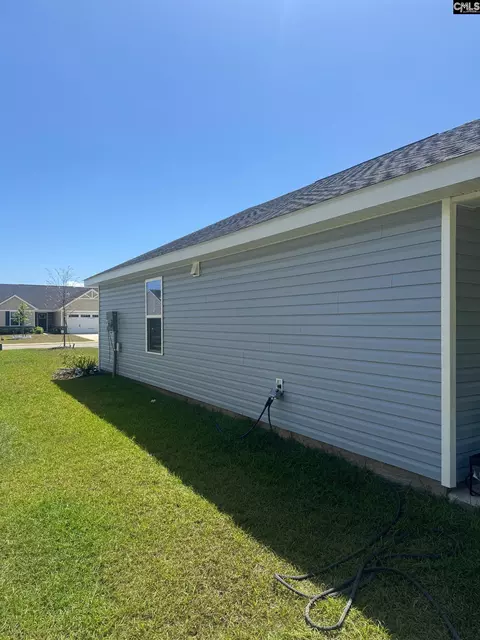 Exterior - 724 Sinker Ln, Santee, SC 29142 photo 6 of 9