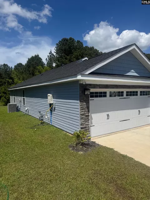 Exterior - 724 Sinker Ln, Santee, SC 29142 photo 1 of 9