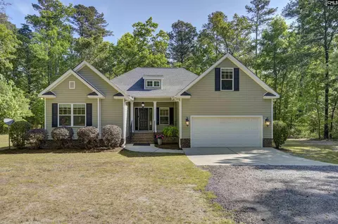 357 Edgewood Dr, Saint Matthews, SC 29135