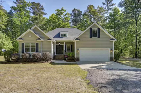 357 Edgewood Dr, Saint Matthews, SC 29135