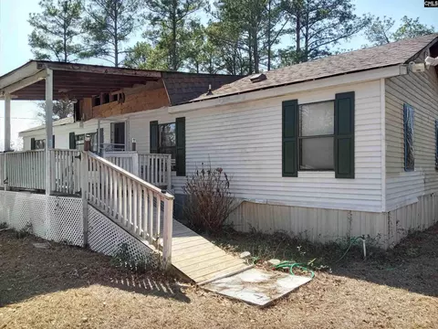 214 Fields Ln, Lexington, SC 29073