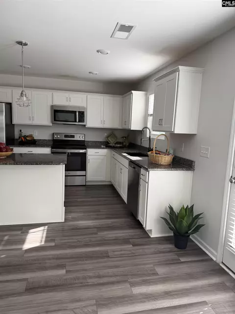 Kitchen - 709 Pink Rose, Elgin, SC 29045 photo 5 of 7