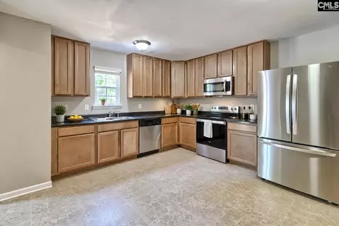 Kitchen - 215 Eagle Pointe Dr, Chapin, SC 29036 photo 1 of 2
