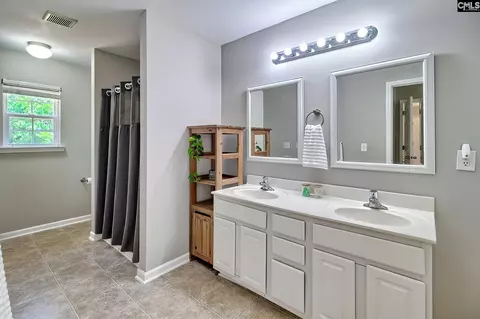 Bath - 215 Eagle Pointe Dr, Chapin, SC 29036 photo 1 of 5