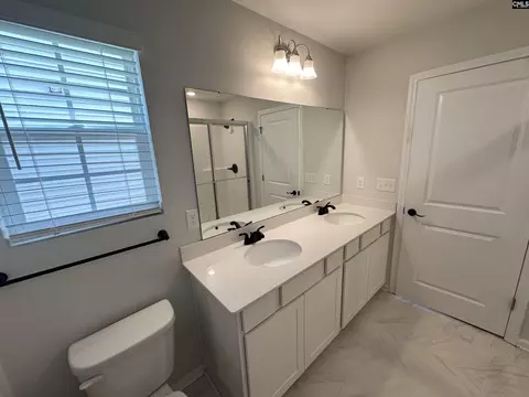 Bath - 418 Eclipse Ln, Elgin, SC 29045 photo 3 of 6