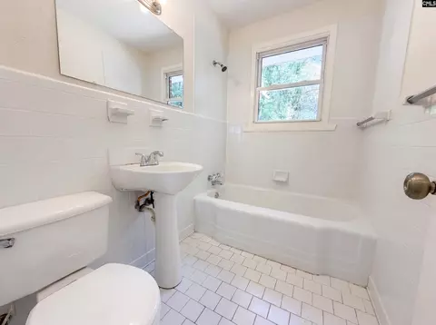 Bath - 2112 Axson St, Cayce, SC 29033 photo 1 of 2