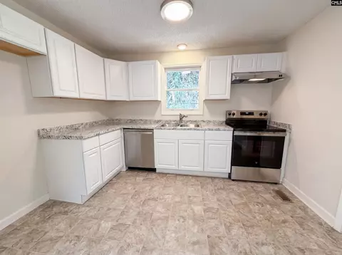 Kitchen - 2112 Axson St, Cayce, SC 29033 photo 1 of 1