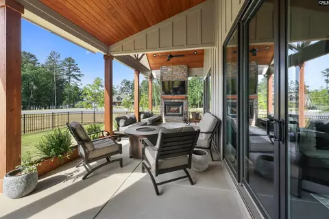 615 Misty Banks Dr, Chapin, SC 29036
