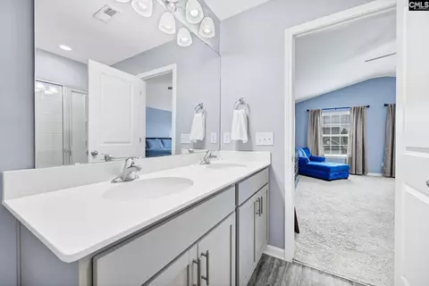 Bath - 18 Denali Cir, Elgin, SC 29045 photo 2 of 4