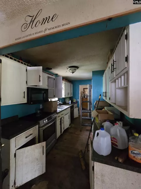 Kitchen - 2808 Old Charleston Rd, Gilbert, SC 29054 photo 7 of 7