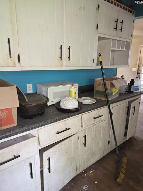 Kitchen - 2808 Old Charleston Rd, Gilbert, SC 29054 photo 2 of 7