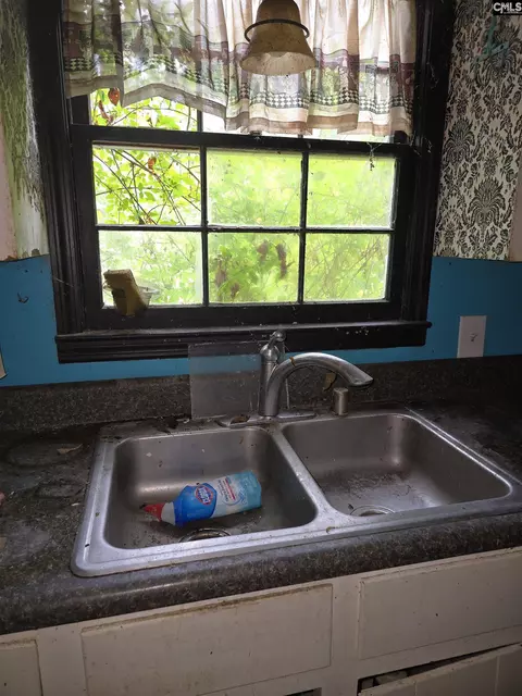 Kitchen - 2808 Old Charleston Rd, Gilbert, SC 29054 photo 3 of 7