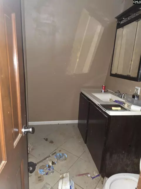 Bath - 2808 Old Charleston Rd, Gilbert, SC 29054 photo 4 of 5