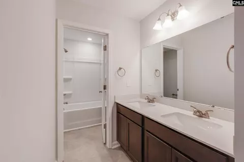 Bath - 6008 Edgemont Ct, Elgin, SC 29045 photo 3 of 3
