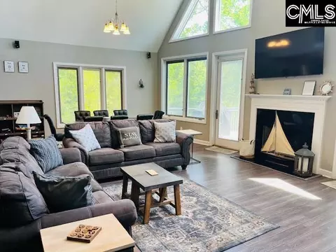 Living - 1072 Vansant Rd, Leesville, SC 29070 photo 2 of 4