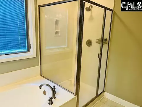 Bath - 1072 Vansant Rd, Leesville, SC 29070 photo 2 of 5