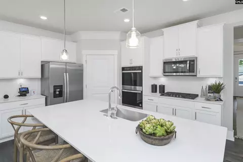 Kitchen - 643 Shining Sun Ct, Gilbert, SC 29054 photo 6 of 7
