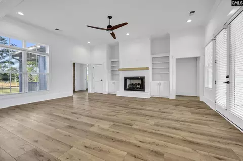 Living - 272 Breakwater Dr, Prosperity, SC 29127 photo 1 of 4