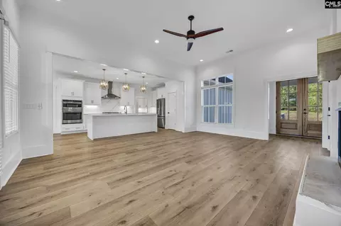 Living - 272 Breakwater Dr, Prosperity, SC 29127 photo 2 of 4