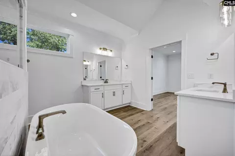 Bath - 272 Breakwater Dr, Prosperity, SC 29127 photo 2 of 3