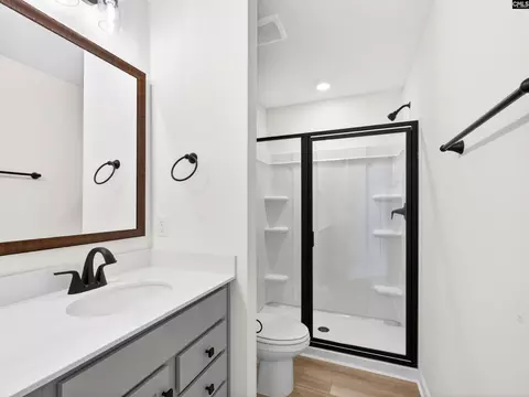 Bath - 146 Odell Dr, Cayce, SC 29033 photo 6 of 6