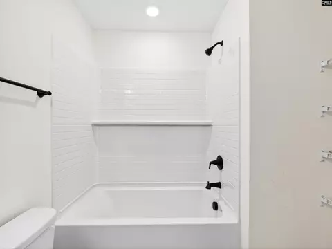 Bath - 146 Odell Dr, Cayce, SC 29033 photo 4 of 6