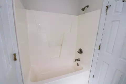 Bath - 2647 Old Charleston Rd, Gilbert, SC 29054 photo 5 of 7