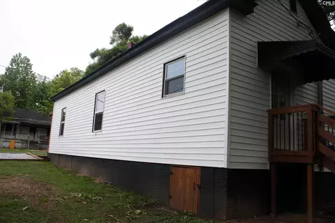 65 Evans St, Whitmire, SC 29178 photo 2