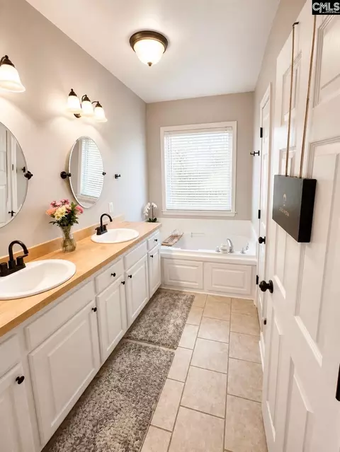 Bath - 3150 Oleander Dr, Sumter, SC 29154 photo 1 of 3