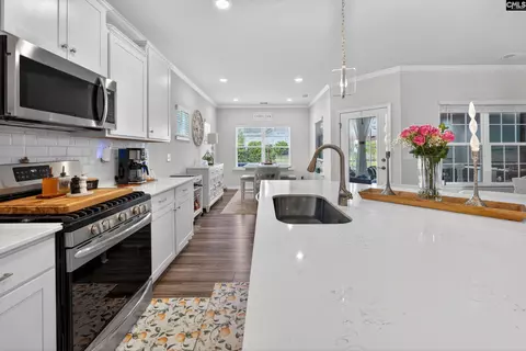 Kitchen - 401 Layup Cir, Elgin, SC 29045 photo 3 of 4