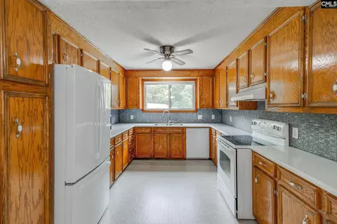 Kitchen - 140 Wayne Mccaw Rd, Irmo, SC 29063 photo 1 of 3