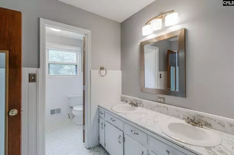 Bath - 140 Wayne Mccaw Rd, Irmo, SC 29063 photo 2 of 5