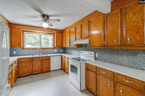 Kitchen - 140 Wayne Mccaw Rd, Irmo, SC 29063 photo 2 of 3
