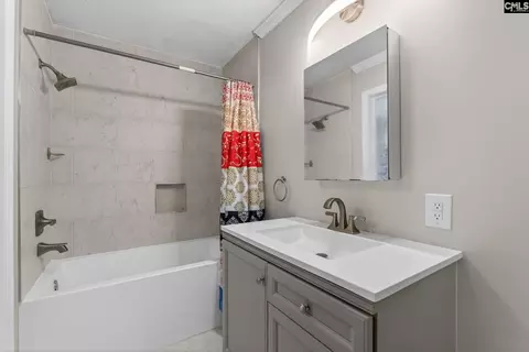 Bath - 1217 Hazel St, Cayce, SC 29033 photo 4 of 5