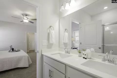 Bath - 147 Middlesex Ct, Lugoff, SC 29078 photo 5 of 10