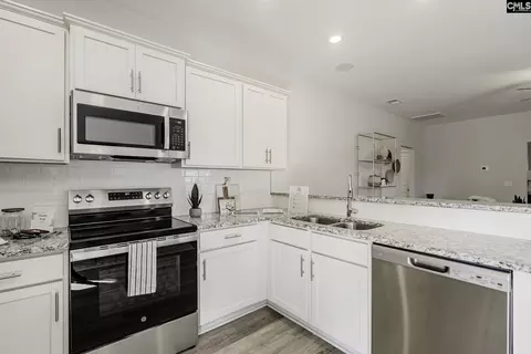 Kitchen - 147 Middlesex Ct, Lugoff, SC 29078 photo 3 of 3