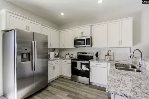 Kitchen - 147 Middlesex Ct, Lugoff, SC 29078 photo 2 of 3