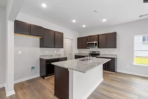 Kitchen - 118 Middlesex Ct, Lugoff, SC 29078 photo 2 of 2