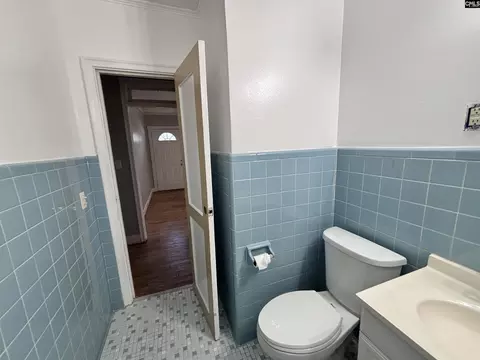 Bath - 5225 Two Notch Rd, Columbia, SC 29204 photo 2 of 2