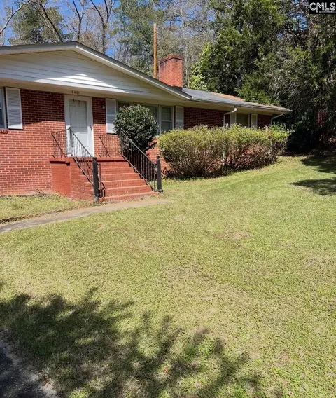 2415 Oak Ln, Camden, SC 29020