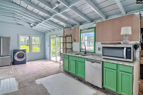 Kitchen - 1628 Deep Cove Ln, Gilbert, SC 29054 photo 2 of 2