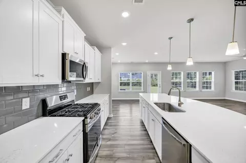Kitchen - 409 Layup Cir, Elgin, SC 29045 photo 2 of 3