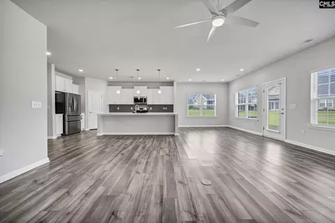 Living - 409 Layup Cir, Elgin, SC 29045 photo 2 of 4