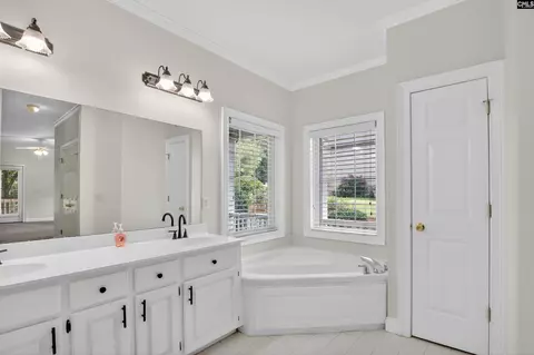 Bath - 26 Sumner St, Elgin, SC 29045 photo 2 of 4