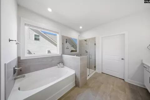 Bath - 514 Wild Ginger Loop, Irmo, SC 29063 photo 3 of 5